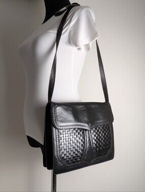 Yves Saint Laurent Black Leather Woven Shoulder Bag Messenger Vintage YSL Design
